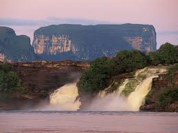Weitere ideen zu karibikinseln, reisen, venezuela. Canaima Venezuela Reiseziele Schone Wasserfalle Rund Um Den Globus