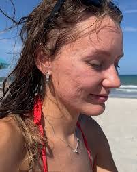 Nicole Herbig's Instagram, Twitter & Facebook