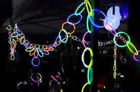 Glow Necklaces As Glowing Party Decorations Activedark Com Glowing Ideas