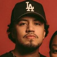 60+ perfiles de «Mayen»