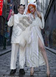Geoffrey edelsten wife gabi grecko is 33 years old and geoffrey edelsten is 78 years old. Geoffrey Edelsten And Wife Grecko Plan Lavish Wedding Reception Daily Mail Online