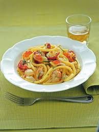 Maccheroni al ferro with creamy artichoke sauce. Maccheroni Al Ferretto Con Cipolle Ripiene Sale Pepe
