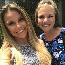 Lori Bigelow's Instagram, Twitter & Facebook