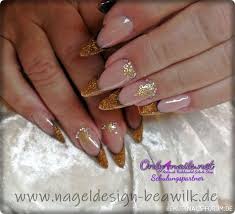 Wir zaubern kunstwerke für ihre. Goldige Acryl Gel Nagel French Manicure Nageldesign