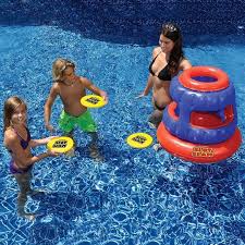 Ovvero come fare felici i cani e indispettire i gatti! Giochi In Piscina Piscine Giochi Da Fare In Piscina
