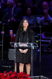 Vanessa bryant deeply moved as kobe, nba legends get hall of fame nod. Kobe Bryant S Wife Vanessa Bryant Breaks Down In Tears During Emotional Staples Center Tribute Speech