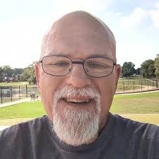 Hey old man. I think you're handsome . Where are you from?🫶✨🦋🌸