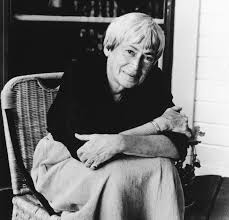 Ursula Le Guin S Speech As Literary Informational Textthe Educator S Room Empowering Teachers As The Experts Arquetipos Escritores Autores