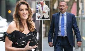 Commentator peta credlin's performances at daniel andrews' daily coronavirus press conferences are a mixture of overt political partisanship interlaced with some good journalism. Peta Credlin Celebrates Her 50th Birthday With A Bevy Of High Flying Politicians Daily Mail Online
