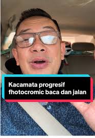 Cukup satu kacamata aja buat dipakai gaya jalan dan baca bukan hanya itu  kacamata ini juga lensanya fhotocromic #kacamata #kacamatabacadanjalan  #kacamatafhotocromic #fyp #videoviral