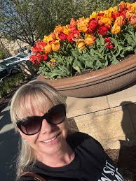 Are there any local Scentsy consultants available to meet at Tanger?