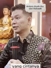 Antara Ayah-Ibu dan Kekasih Ketika cinta harus memilih antara ayah-ibu...