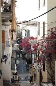 Θεμελιωτής του ναυπλίου (= ναυτική πόλη) φέρεται ο ομώνυμος μυθικός ήρωας, πατέρας. Trihmero Sto Nayplio Boltes Faghto Mparakia Palamidi Gr