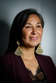 Iqaluit resident spurred to action as Inuktitut falters