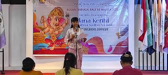 Lomba Mapidarta dan Nyurat Aksara Bali di SMP Dwijendra Denpasar – SMP  Dwijendra Denpasar