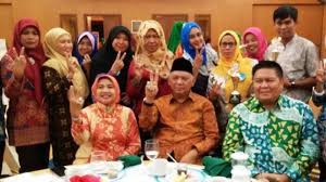 Diluar waktu tersebut, kamu bisa mengisinya dengan berbagai macam aktivitas bermanfaat seperti membuka usaha atau bisnis. Program Kb Untuk Meningkatkan Kualitas Penduduk Tribun Kaltim