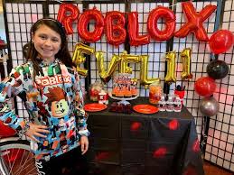 After installation, click join below to join the action! Mama Tinas Style Roblox Virtual Party En 2021 Fiesta De Moana Fiesta Safari Decoracion Fiesta