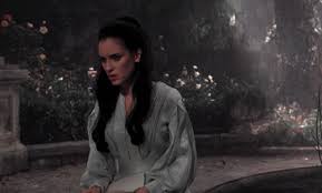 Дракула dracula жанр ужасы триллер драма режиссёр френсис форд коппола продюсер сьюзан ландау финч чарльз малвехилл роберт о`коннор автор сценария брэм. Winona Ryder In Bram Stoker S Dracula 1992 34 Likes Tumblr