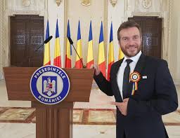 Prin excepție, votarea în străinătate se desfășoară și pe parcursul. Avram Iancu Candidat Independent La Alegerile PrezidenÈiale 2019 Dcnews