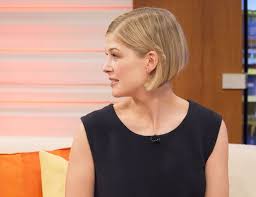 This is a nice length for those who wish to cut their hair but are not ready to cut their hair too short. Rosamund Pike Bob Haircut Gone Girl