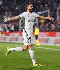 Pakua app mpya ya tuko upate habari bure. Real Madrid Striker Benzema Shows Of R3 5 Million Car Sa411