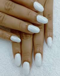 Un choix unique de vernis a ongle blanc disponible dans notre magasin. Comment Porter Le Vernis Blanc Astuces Pour Une Manucure Parfaite