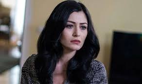 La serie de televisión turca masumiyet con subtítulos en español se desarrollará en torno a una pareja casada corriente. Masumiyet Dizisi Munevver Karabulut Cinayetini Mi Anlatiyor Deniz Cakir Acikladi