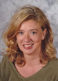 Amazon.com: Auf der Suche nach Mausanien: Die wahrhaft abenteuerliche Reise  der kleinen Maus Dennis Ellison Finch-Hatten durch die Türkei:  9783861963417: Sybertz, Michaela: Books