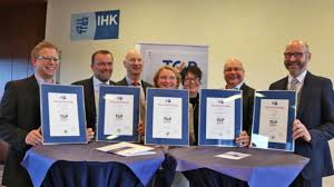 Dihk survey on single contact: Beste Startchancen Garantiert Top Ausbildungsbetrieb Ausgezeichnet Weser Ems Wirtschaft De Wirtschaftsnachrichten Aus Weser Ems