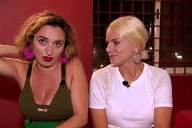 În românia emisiunea a debutat pe 12 februarie 2018 pe antena 1, primul sezon fiind prezentat de gina pistol și marius damian. InformaÈ›ii Despre Concurenti Asia Express