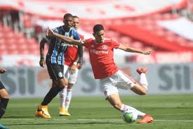 Com gol de pênalti nos acréscimos, hoje (24), o colorado virou a partida em 2 a 1 sobre o grêmio o jogo do inter: Inter Vira Sobre O Gremio No Final E Aumenta Vantagem Na Lideranca Do Brasileirao Cidadeverde Com
