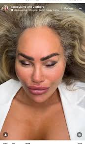 Twin Beauty Shots and Celebrity Comparisons