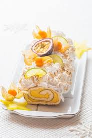 Après roulez le biscuit dans un torchon humide. 20 Buches De Noel Aux Fruits Gourmand