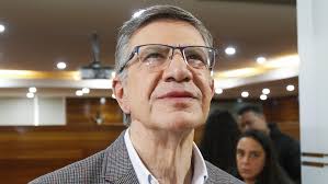 En activa conectamos los insights con la acción para apoyar decisiones de alto impacto en el negocio de nuestros clientes. Criteria Survey Joaquin Lavin Takes A Big Lead Among Presidential Candidates Onties Com