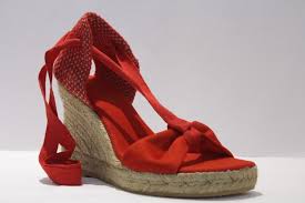 La classique espadrille se voit relookée cette saison pour assurer un look moderne et actuel. Espadrille A Lacet Penelope Talon Haut Espadrille Paries