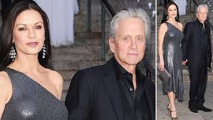 Catherine and husband michael douglas share the same birthday, 25 years apart. Michael Douglas Catherine Zeta Jones Strahlend Schon In New York Bunte De