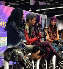 See more ideas about dove cameron, disney descendants, disney decendants. Photos Videos Descendants Cast At Vidcon 2015