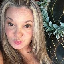 Kimberly Deen's Instagram, Twitter & Facebook