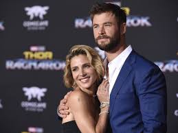 And on tuesday, chris and wife elsa pataky were spotted out and about in the idyllic coastal town. Chris Hemsworth Gibt Ehefrau Eine Schwungvolle Tanzstunde Startseite Idowa
