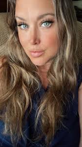 Anyone free for lashes tommor large like Russian one please let me no asap 