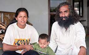 Can a man who has a wife and a child be a blackmailer. File Sadhguru Jaggi Vasudev With Wife Vijayakumari 12 Jpg Wikimedia Commons