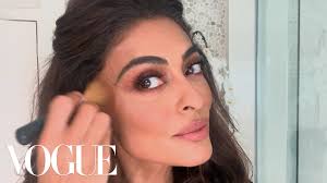 She became nationally known in telenovelas and modelling. Juliana Paes S Everyday Bombshell Beauty Look Beauty Secrets Vogue Youtube