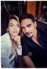 Cati ani are razvan simion in 2021? Probleme In Paradis Replica Lui RÄƒzvan Simion Care Ne Duce Cu Gandul CÄƒ RelaÈ›ia Cu Lidia Buble Ar Fi Pe Butuci
