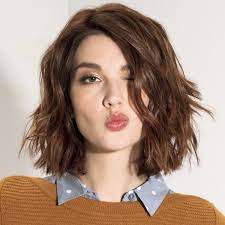 Carre Wavy Chatain Coiffure Mi Long Coiffure Carre Mi Long Coupe De Cheveux