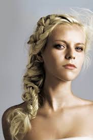 Partyfrisuren Geflochten Frisuren Wiesn Frisur Und Geflochtene Frisuren