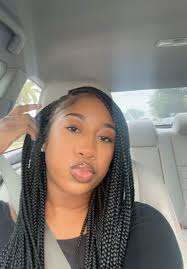 Renee Royal (@reneeroyal__)