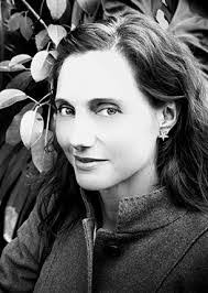 Miriam Bennett's Instagram, Twitter & Facebook