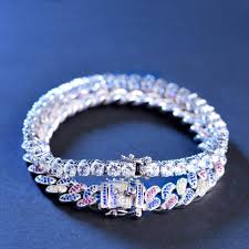 Aporro is a jewelry wholesaler and retailer catering to the urban jewelry sector by creating quality pieces that capture the spirit of hip hop. Aporrobrand Aporrobrand Twitter