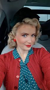 Miss Laura Bill: 1940's vocalist