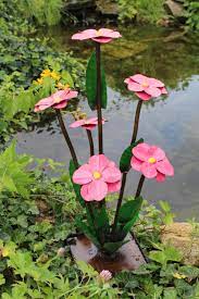 Large metal flowers for yard. 36 Large Recycled Metal Daisies